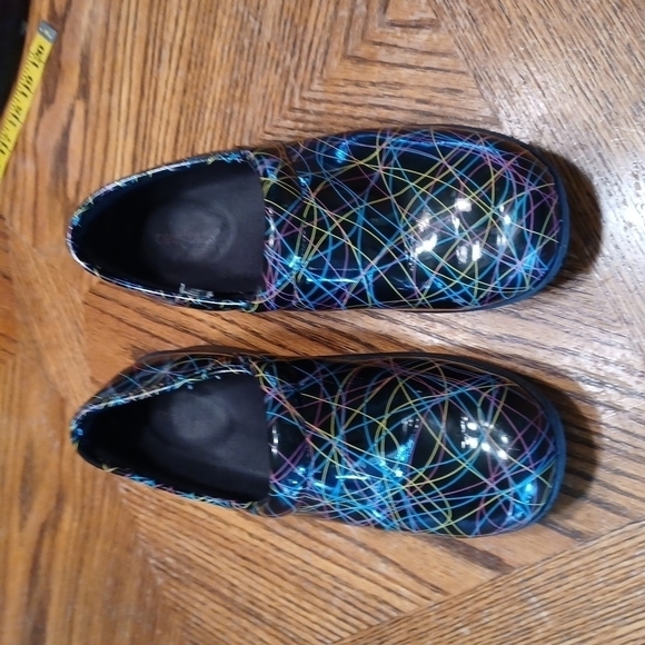 SafeTStep Shoes - Picture 1 of 9